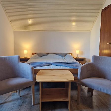 Balaton Panzio Fuered Bed & Breakfast บาลาตอนฟือเรด ภายนอก รูปภาพ