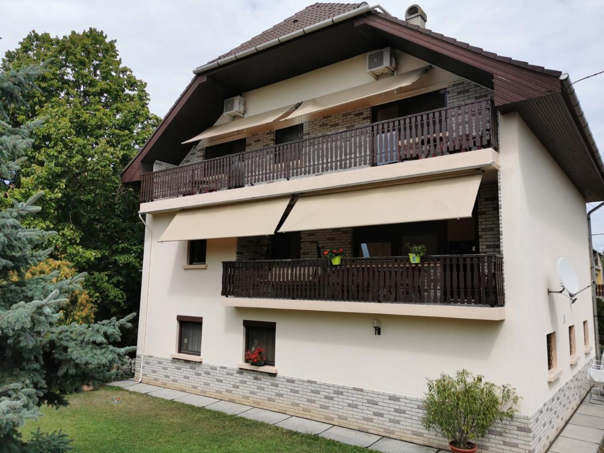 Balaton Panzio Fuered Bed & Breakfast บาลาตอนฟือเรด ภายนอก รูปภาพ