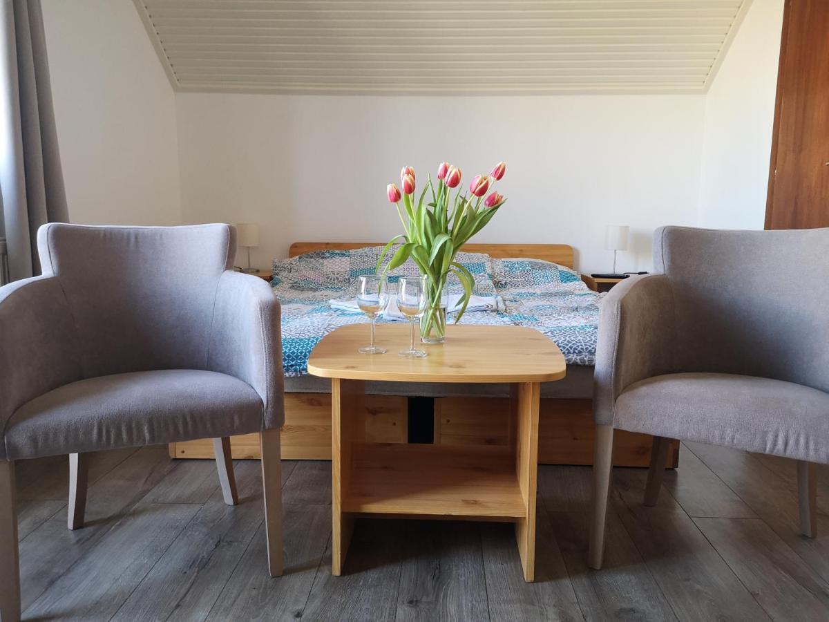 Balaton Panzio Fuered Bed & Breakfast บาลาตอนฟือเรด ภายนอก รูปภาพ