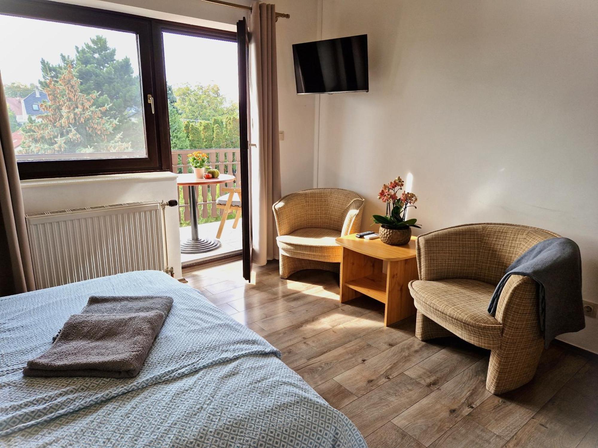 Balaton Panzio Fuered Bed & Breakfast บาลาตอนฟือเรด ภายนอก รูปภาพ