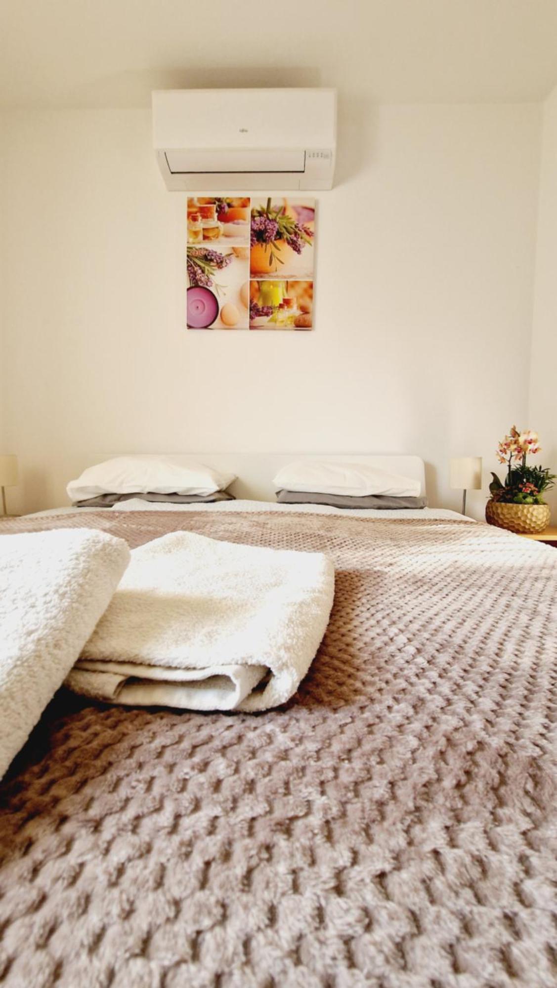 Balaton Panzio Fuered Bed & Breakfast บาลาตอนฟือเรด ภายนอก รูปภาพ