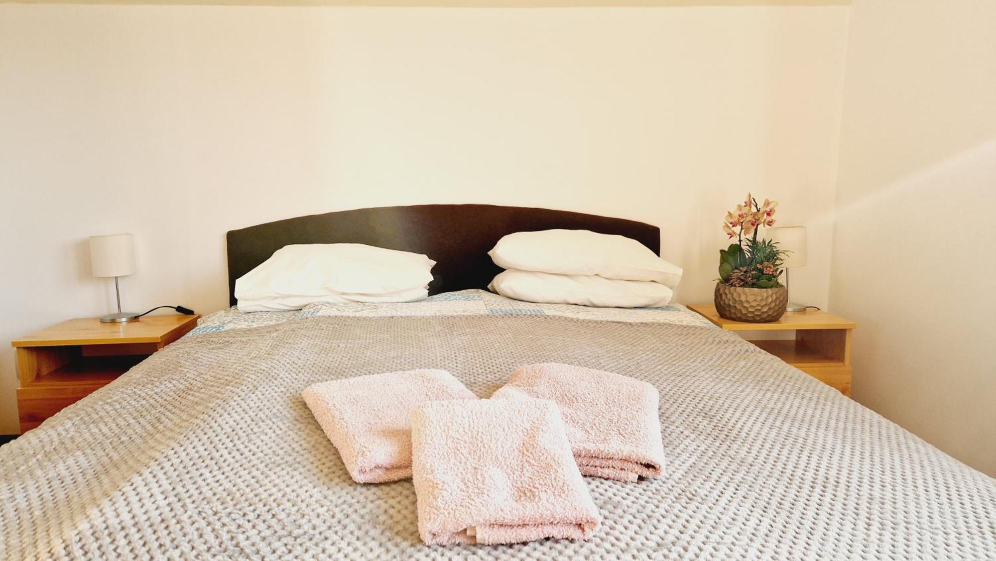 Balaton Panzio Fuered Bed & Breakfast บาลาตอนฟือเรด ภายนอก รูปภาพ